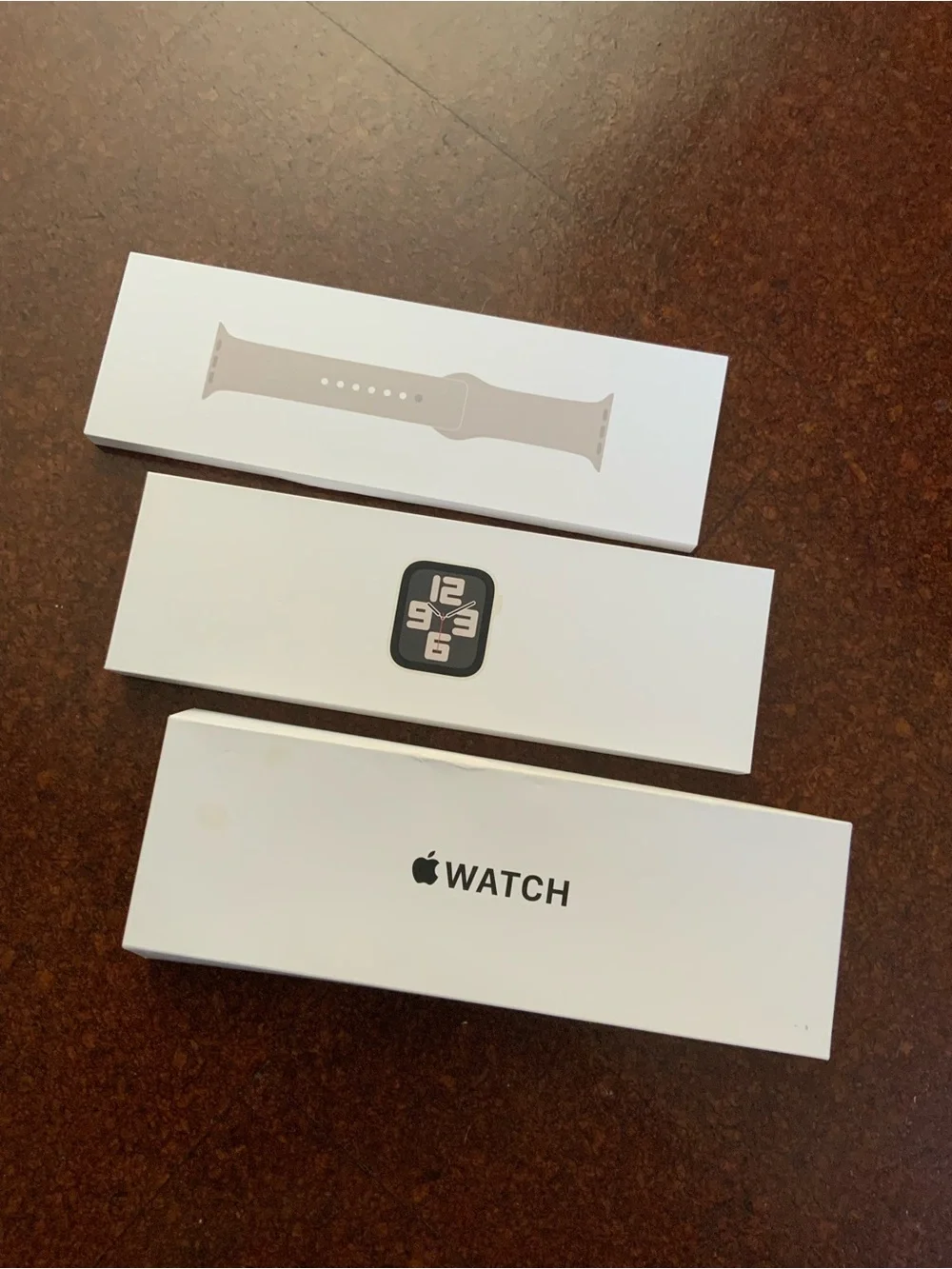 NEW!Apple Watch SE (2nd Gen) GPS + Cellular 40mm with Starlight Sport Band - S/M